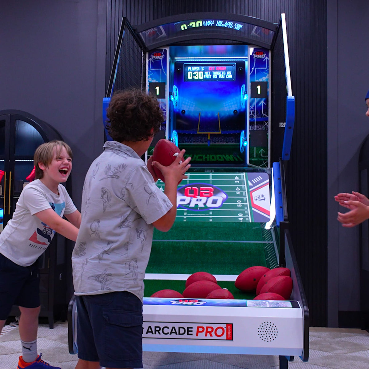 Ready to Ship| QB Pro Arcade Innovative Concepts in Entertainment